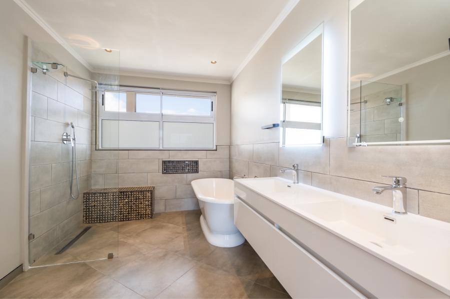 To Let 2 Bedroom Property for Rent in Sea Point Western Cape